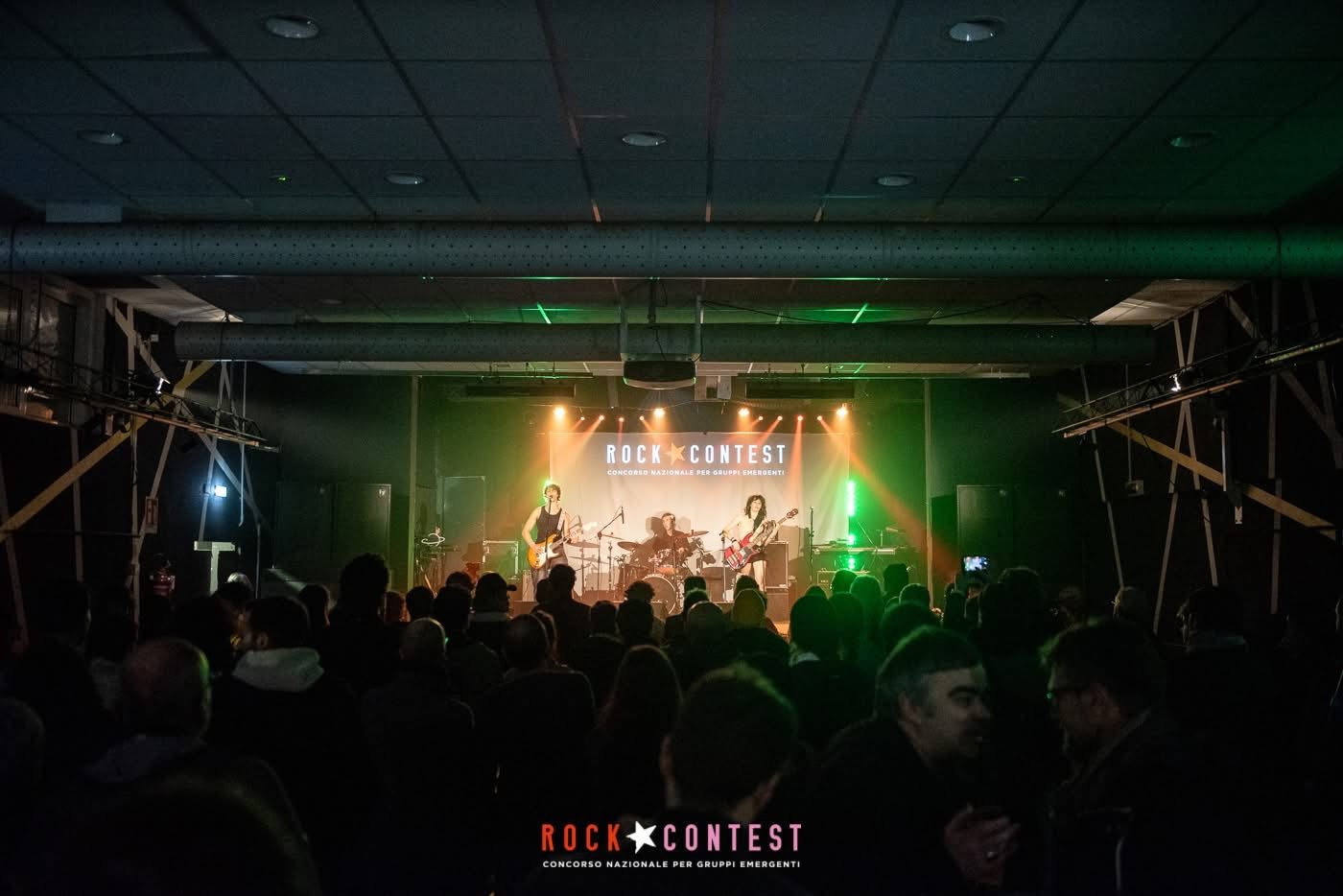 Loosing Money sul palco del Rock Contest, il pubblico in sala